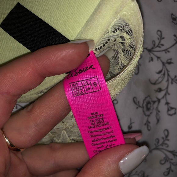 Push up Beyond Sexy La Senza Bra 34B - Picture 3 of 3